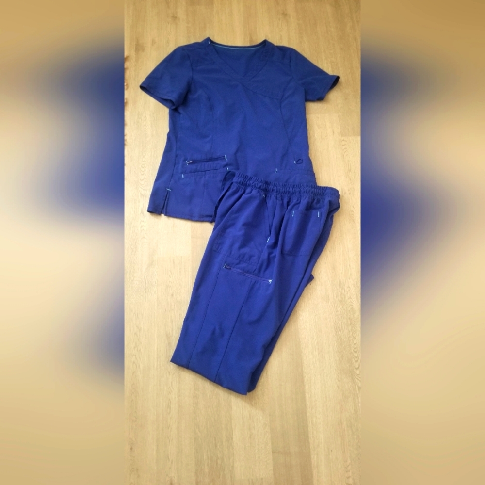 Scrubs set